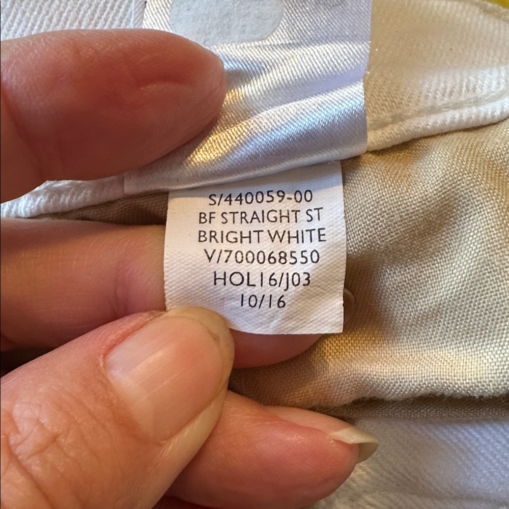 Old‎ Navy Bright White Boyfriend Straight Leg Jeans - Picture 8 of 8